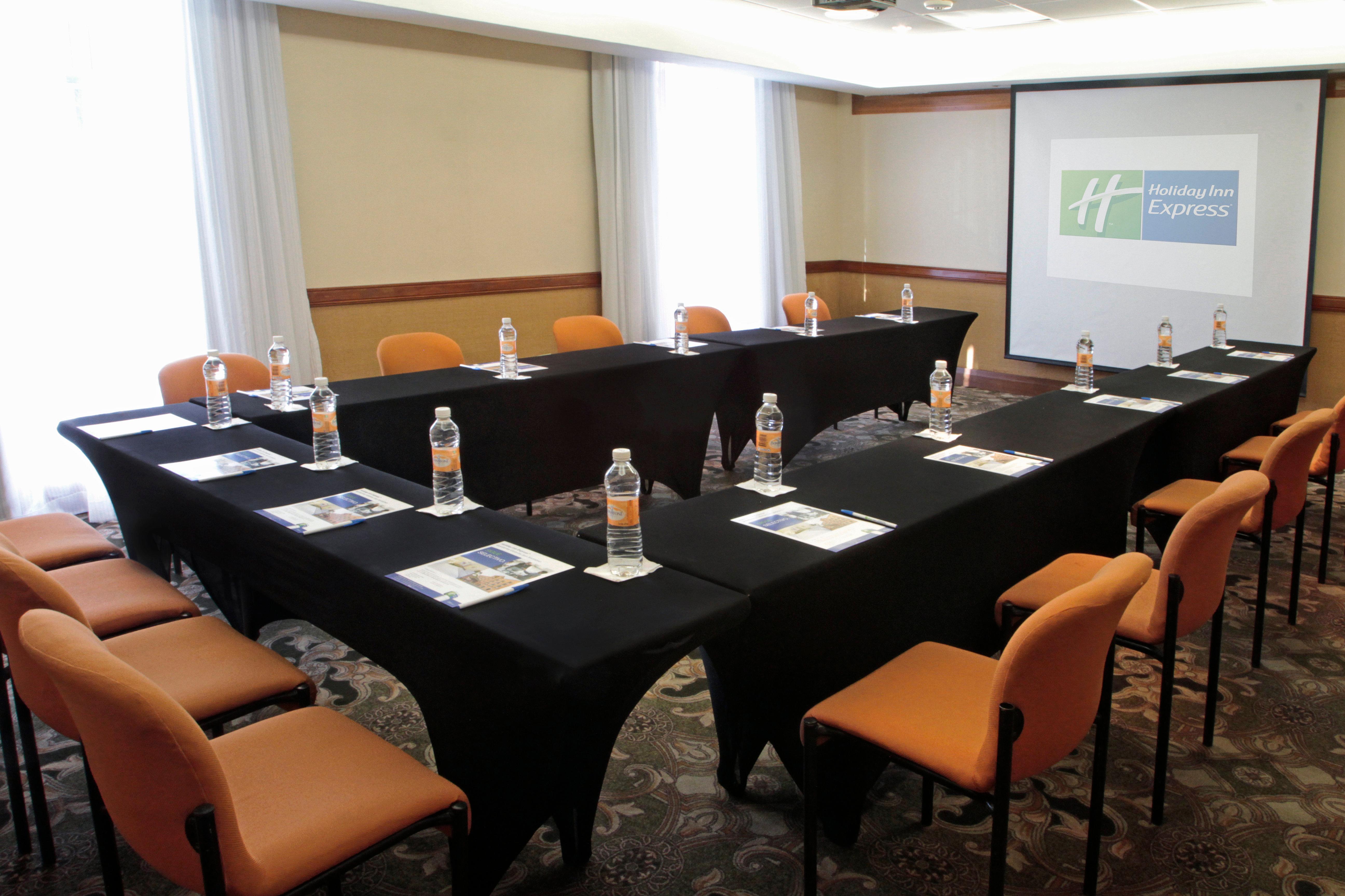 Holiday Inn Express Monterrey Galerias-San Jeronimo By Ihg Extérieur photo
